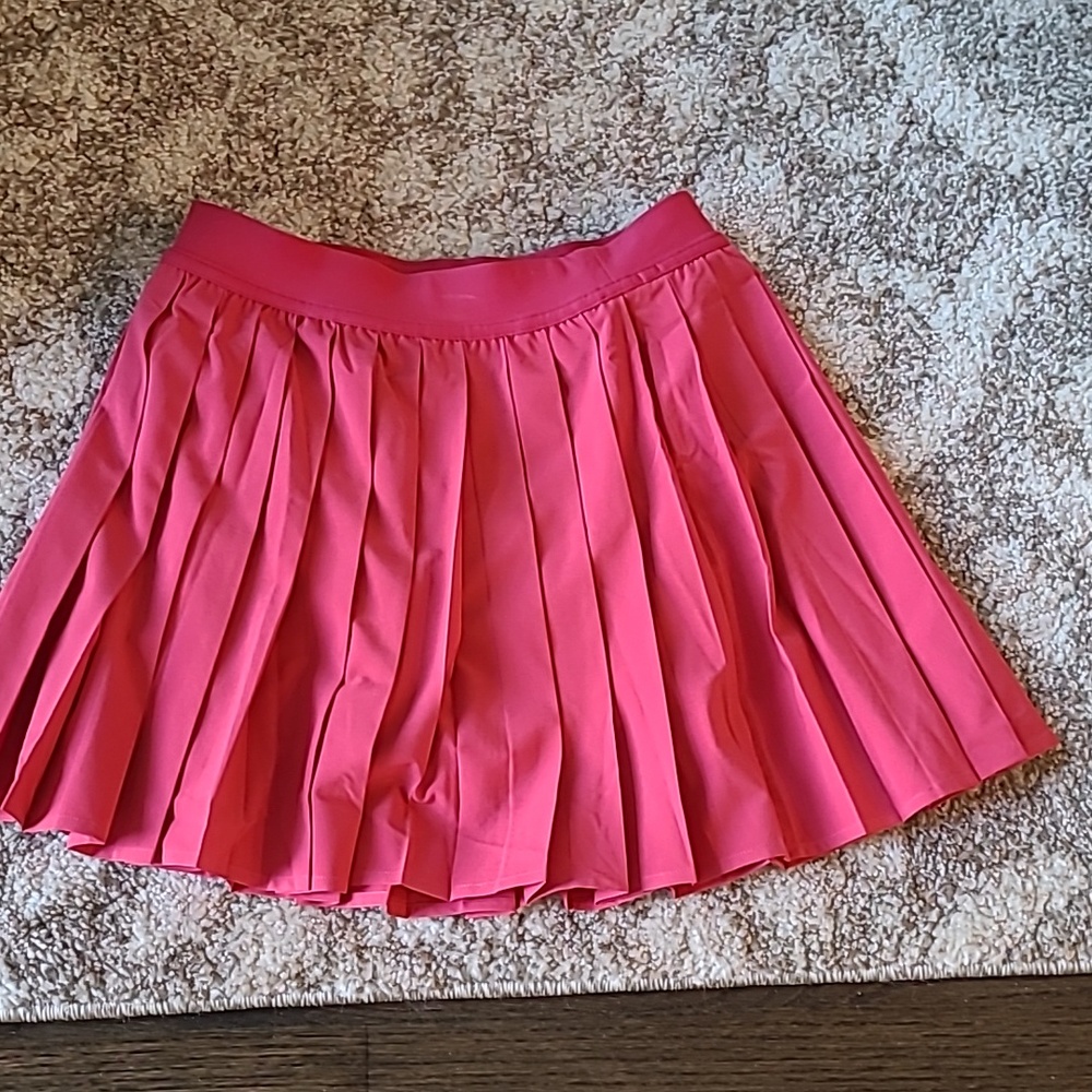 Lululemon dark Pink high rise pleated tennis skirt/ skort
